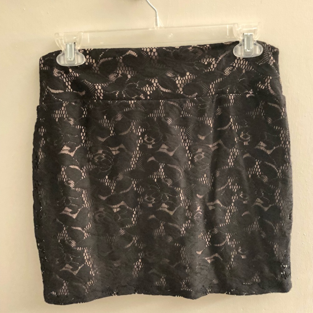 Cotton On lace mini L $13 NWT